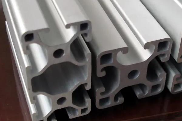 铝材普遍使用的地方