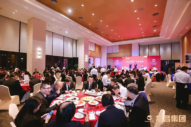 携手偕行 开立异篇